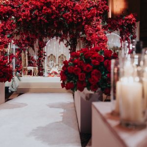 Luxurious,Wedding,Interior,Wedding,Stage,,Interior,Design,,Roses,For,Decoration,